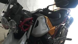 Moto Guzzi V85 TT Evocative Graphics (2021 - 23) 
