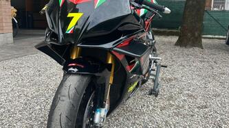 Aprilia RSV4 Factory (2009 - 12) usata