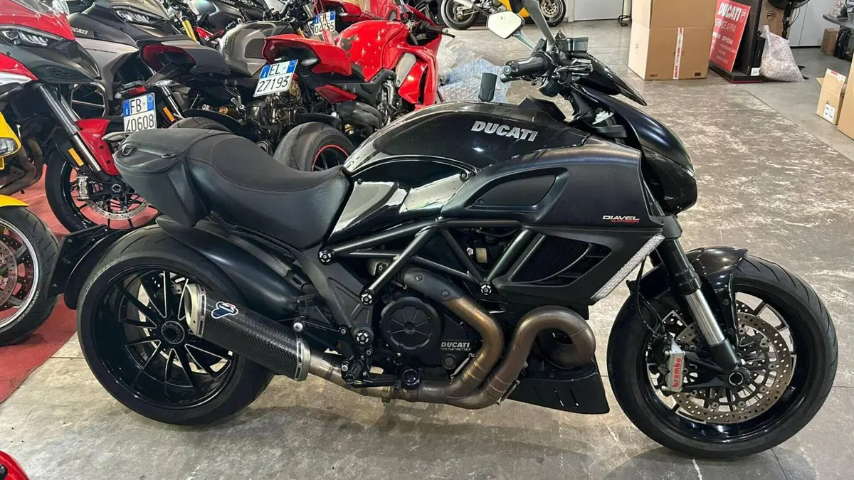 Ducati Diavel 1200 Dark (2012 - 13) 