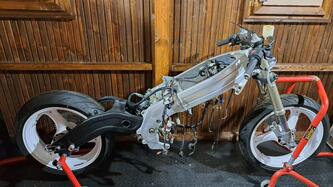 Suzuki RGV 250 VJ22 epoca