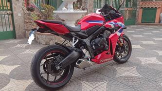 Honda CBR 650 R E-Clutch (2024 - 25) usata