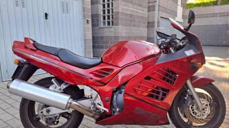 Suzuki RF900 - GT73A epoca