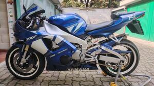 Yamaha YZF R1 (2000 - 01) 