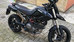 Ducati Hypermotard 796 (2012) 