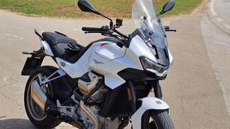 Moto Guzzi V100 Mandello (2022 - 24) usata