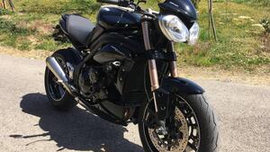 Triumph Speed Triple 1050 ABS (2011 - 15) 