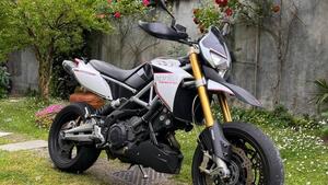 Aprilia Dorsoduro 750 Factory ABS (2010 - 13) 
