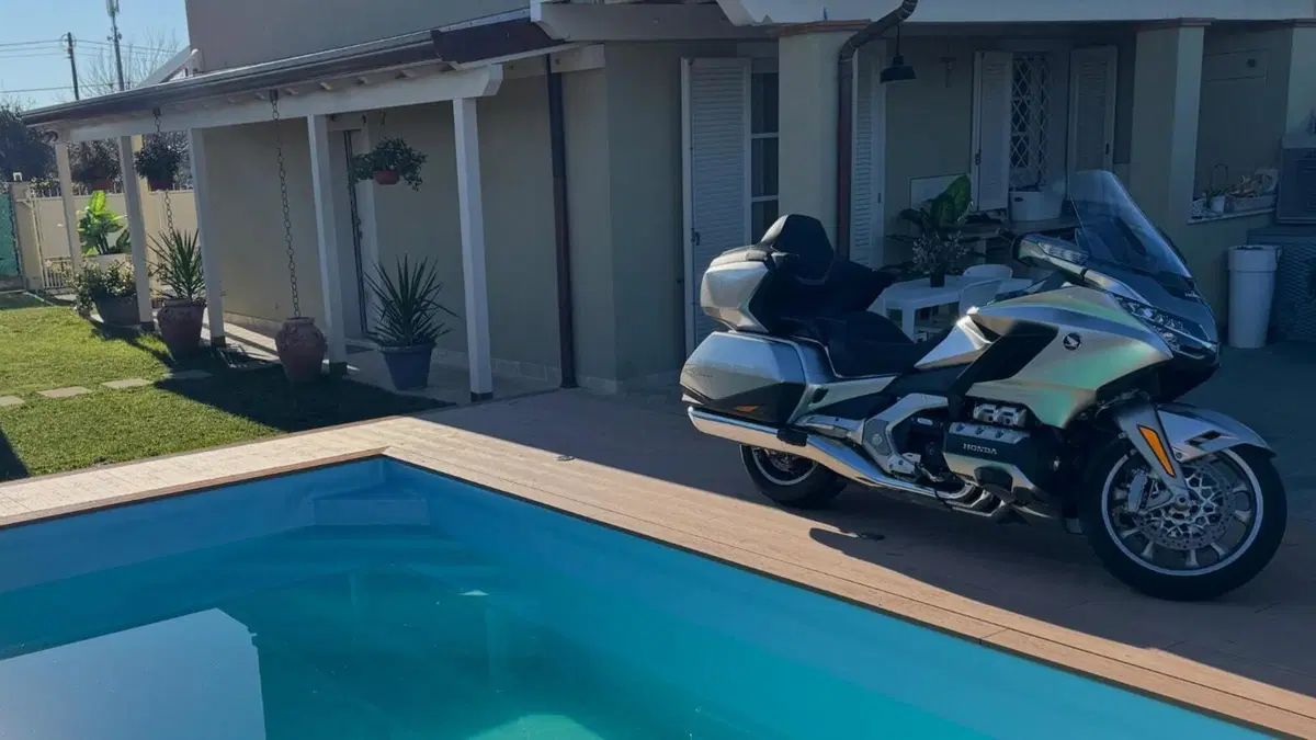 Honda GL 1800 Gold Wing Tour (2021 - 23)  (2)