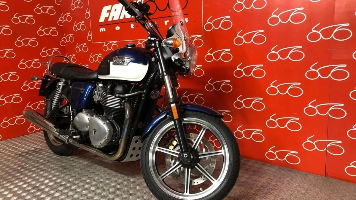Triumph Bonneville T100 SE (2014)  (2)