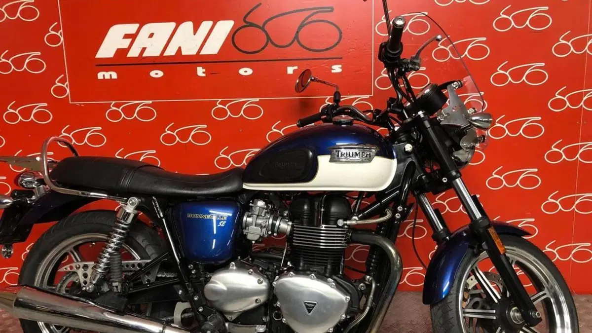 Triumph Bonneville T100 SE (2014) 