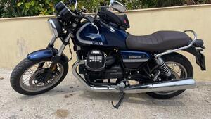 Moto Guzzi V7 Stone Special Edition (2022 - 25) 