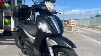 Piaggio Beverly 350 SportTouring ie ABS (2011 - 17) usata