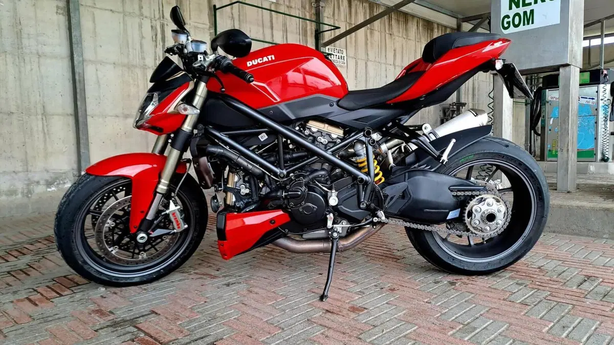 Ducati Streetfighter (2009 - 12)  (2)