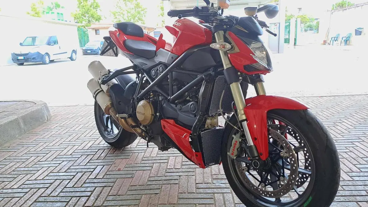 Ducati Streetfighter (2009 - 12)  (5)