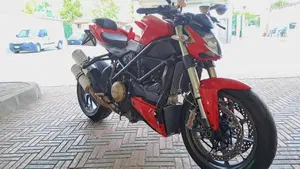 Ducati Streetfighter (2009 - 12)  (5)