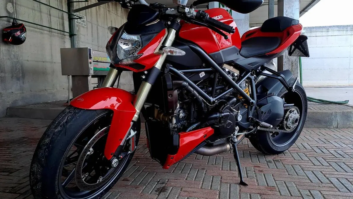 Ducati Streetfighter (2009 - 12)  (13)