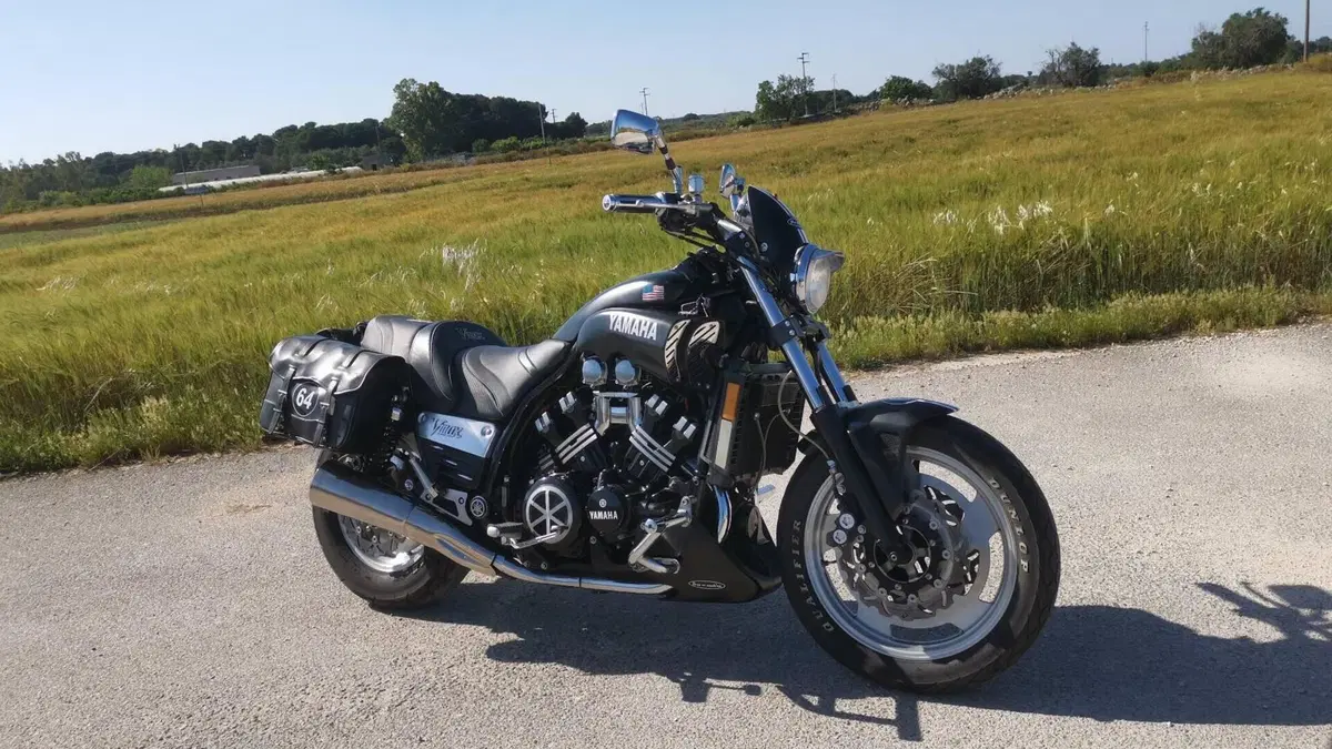 Yamaha V-Max 1200  (8)