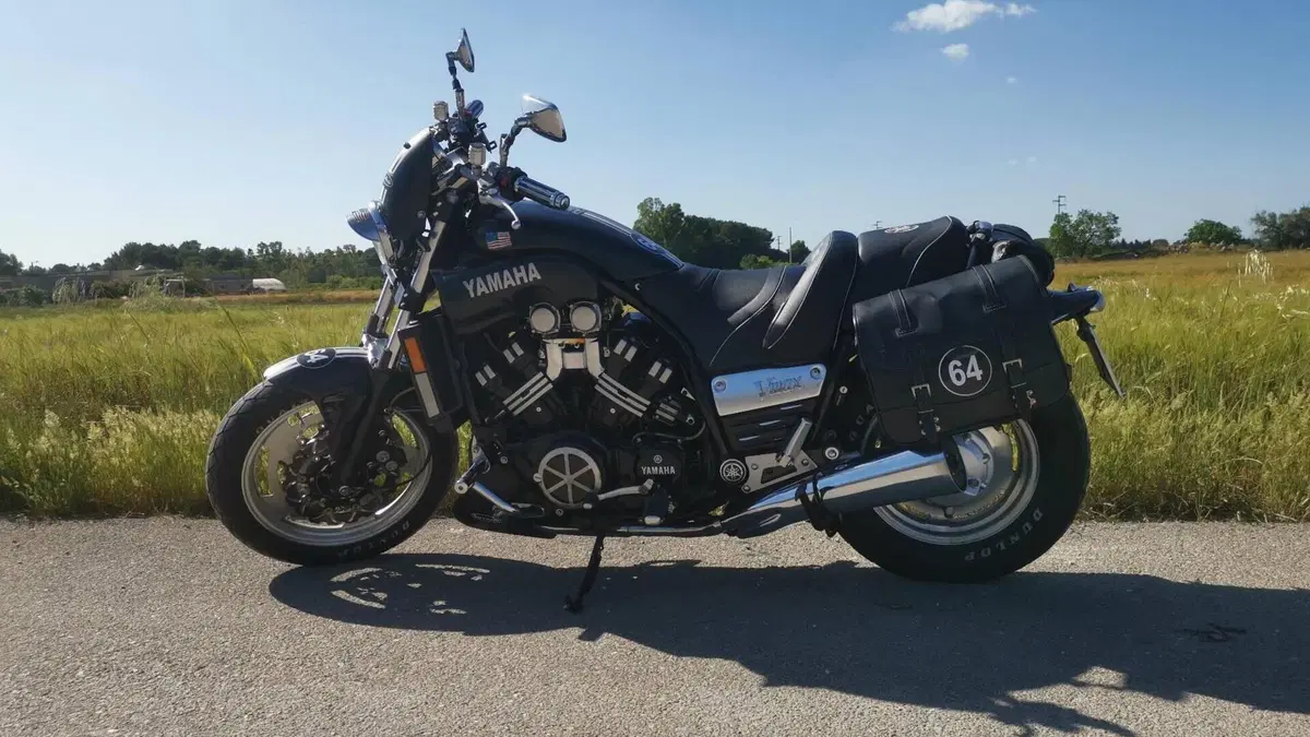 Yamaha V-Max 1200  (9)