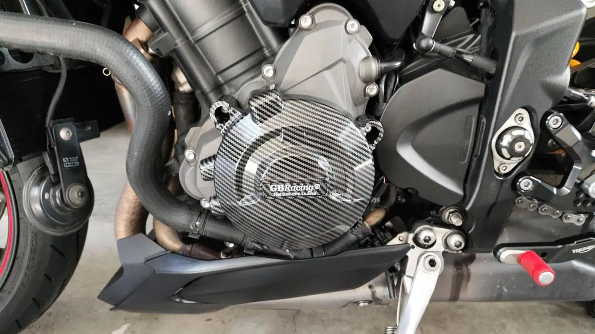 Triumph Street Triple RS (2017 - 19)  (2)