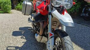 Moto Guzzi V85 TT Evocative Graphics (2019 - 20) 