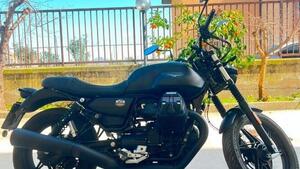 Moto Guzzi V7 Stone (2021 - 24) 
