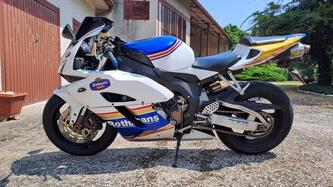 Honda CBR 1000 RR Fireblade (2004 - 05) usata