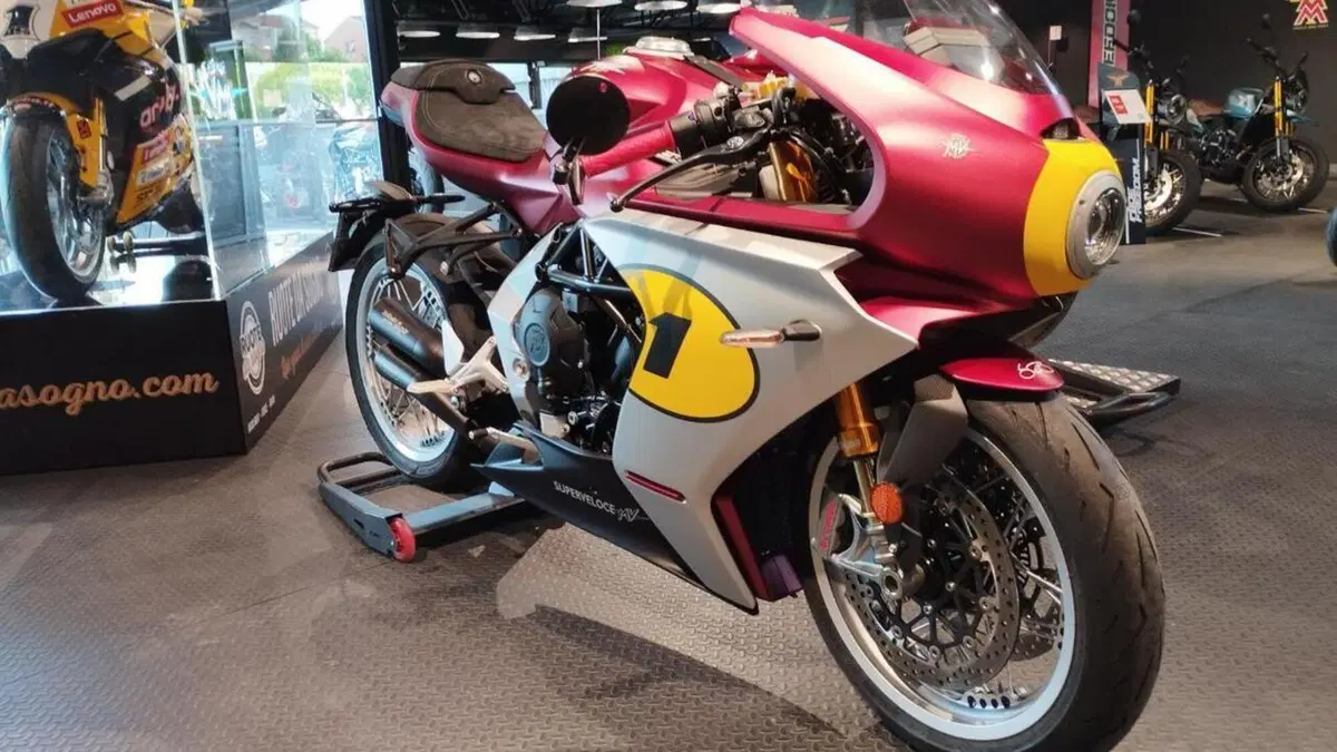MV Agusta Superveloce 800 Ago (2021 - 23)  (3)
