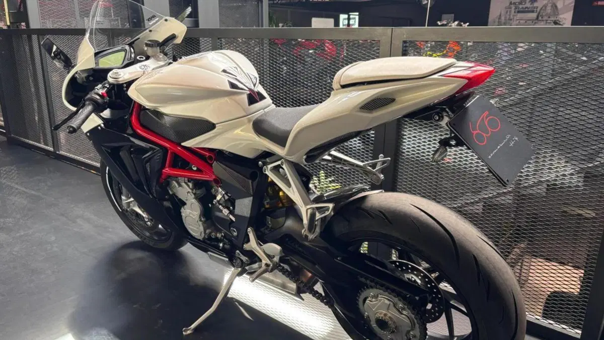 MV Agusta F3 800 EAS (2013 - 15)  (4)