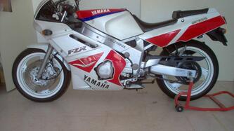 Yamaha FZR 600 GENESIS epoca