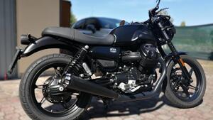 Moto Guzzi V7 Stone (2021 - 24) 