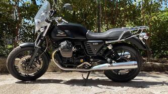 Moto Guzzi V7 Stone (2012 - 15) usata