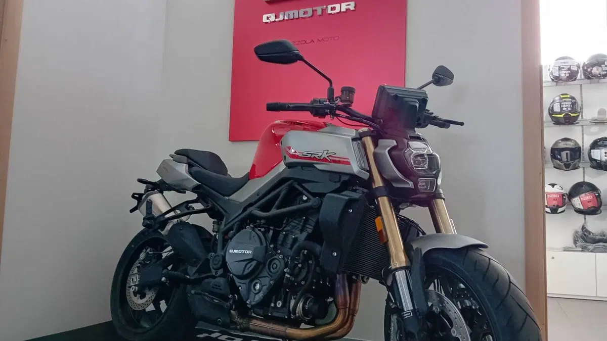 QJ Motor SRK 900 (2025 - 26) 