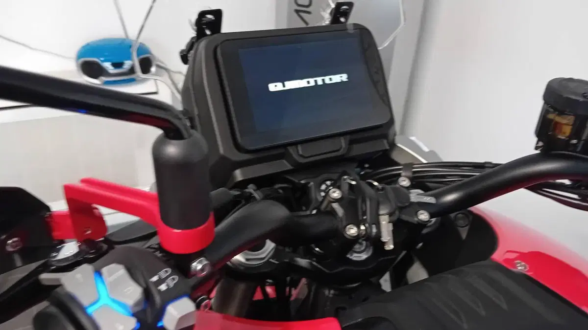 QJ Motor SRT 700 SX (2025 - 26)  (9)