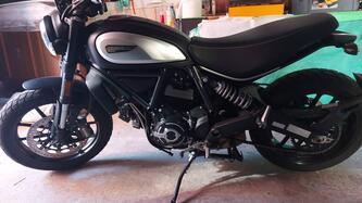 Ducati Scrambler 800 Icon Dark (2021 - 22)