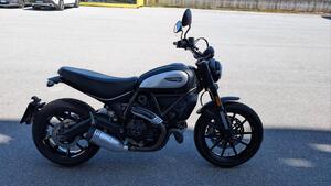Ducati Scrambler 800 Icon Dark (2021 - 22) 