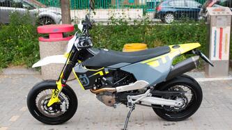 Husqvarna 701 Supermoto (2023 - 25) usata