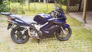 Honda VFR 800 (2002 - 05) 