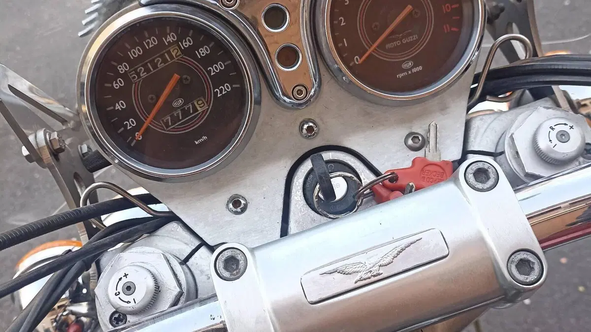 Moto Guzzi California Classic  (8)