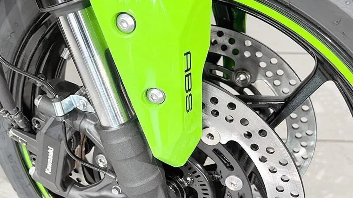 Kawasaki Ninja ZX-4RR (2024 - 26)  (4)