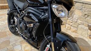 Triumph Speed Triple 1050 R ABS (2011 - 15) 
