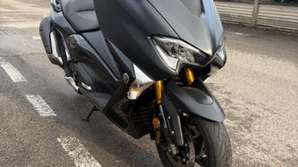 Yamaha T-Max 530 DX (2017 - 19) usata