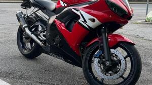Yamaha YZF R6 (2003 - 04) 