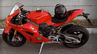 Ducati Panigale V4 S (2025) usata