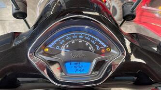 Vespa GTS 300 (2017 - 18) usata