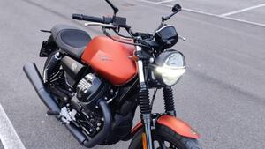Moto Guzzi V7 850 Stone Special Abs (2021) 