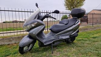 Suzuki Burgman UH 200 (2006 - 12) usata