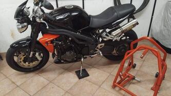 Triumph Speed Triple 1050 (2005 - 11) usata