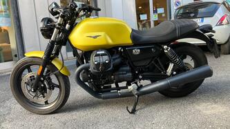 Moto Guzzi V7 Stone (2021 - 24) usata