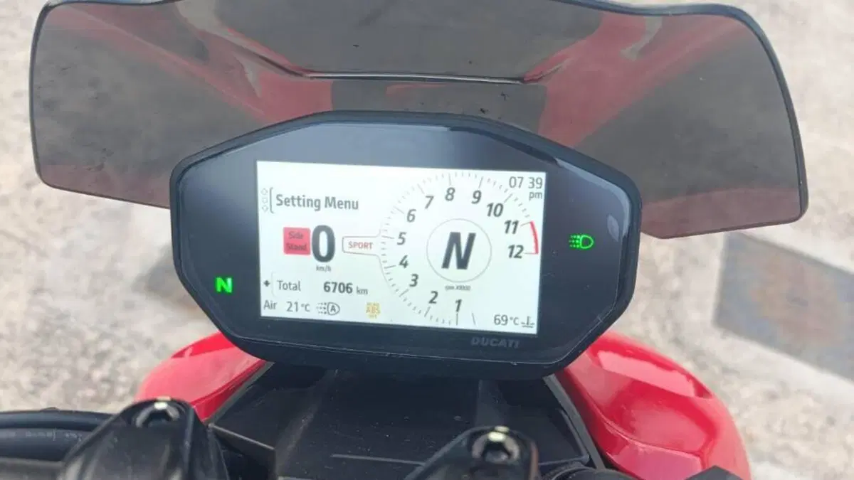Ducati Streetfighter V2 (2022 - 24)  (2)