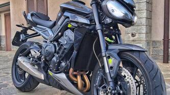 Triumph Street Triple 765 R (2023 - 25) usata